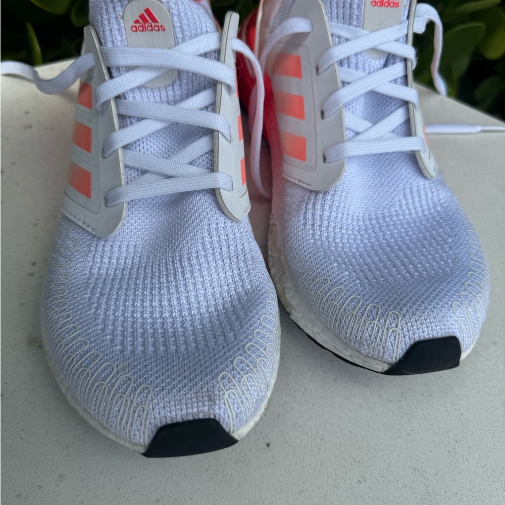Adidas White and Pink Running Shoes excellent condition size 6